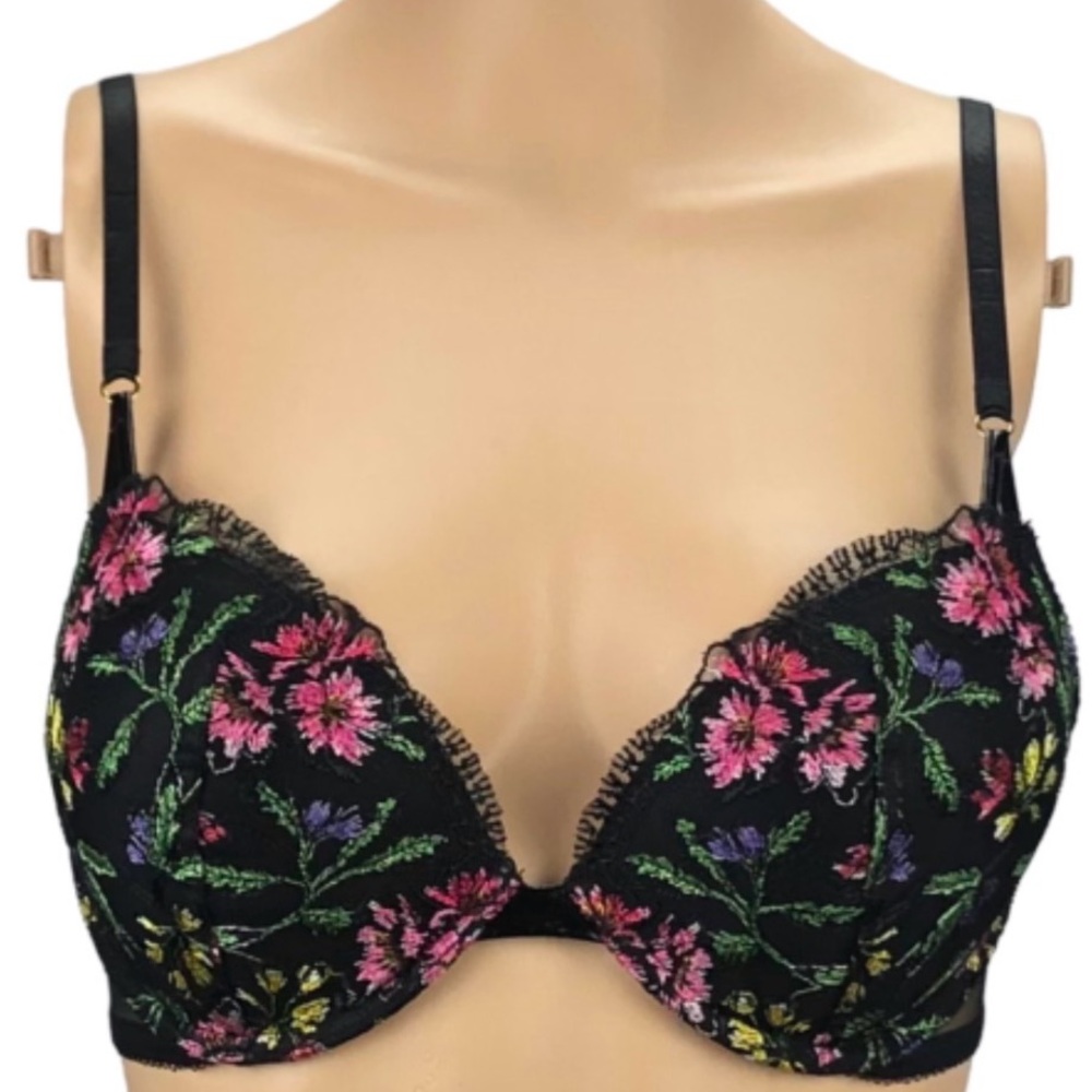 VICTORIA'S SECRET VERY SEXY EMBROIDERED FLORAL LACE PUSH UP BRA SIZE 32DDD 🌼